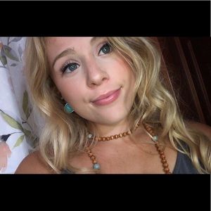 Meet your Posher, Olivia